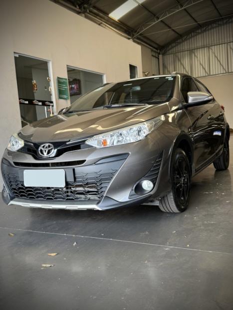 TOYOTA Yaris Hatch 1.5 16V 4P FLEX X WAY CONNECT MULTIDRIVE AUTOM�TICO CVT, Foto 2