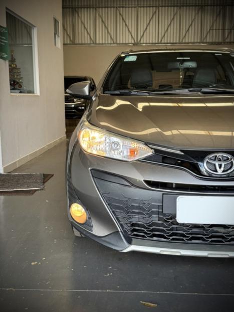 TOYOTA Yaris Hatch 1.5 16V 4P FLEX X WAY CONNECT MULTIDRIVE AUTOM�TICO CVT, Foto 4