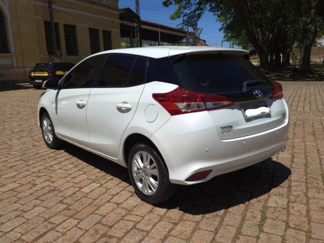 TOYOTA Yaris Hatch 1.3 16V 4P FLEX XL MULTIDRIVE AUTOMTICO CVT, Foto 3