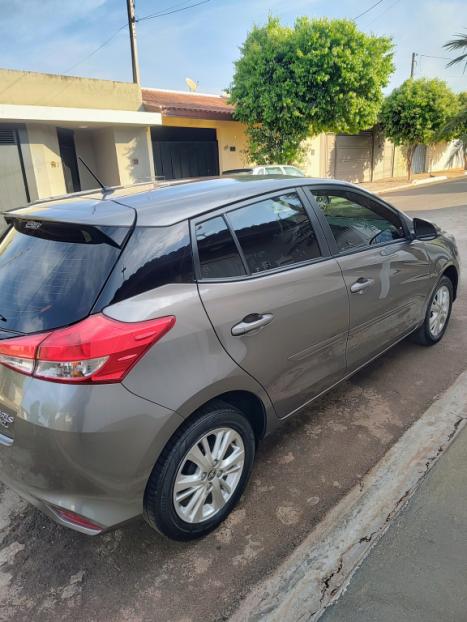 TOYOTA Yaris Hatch 1.3 16V 4P FLEX XL MULTIDRIVE AUTOMTICO CVT, Foto 3