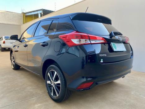 TOYOTA Yaris Hatch 1.5 16V 4P FLEX XS MULTIDRIVE AUTOMTICO CVT, Foto 5