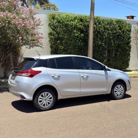 TOYOTA Yaris Hatch 1.3 16V 4P FLEX XL, Foto 2