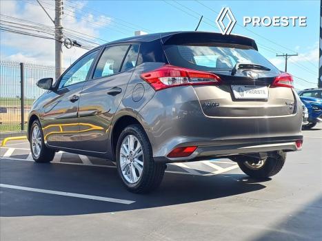 TOYOTA Yaris Hatch 1.3 16V 4P FLEX XL PLUS TECH MULTIDRIVE AUTOM�TICO CVT, Foto 4