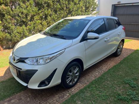 TOYOTA Yaris Hatch 1.3 16V 4P FLEX XL PLUS TECH MULTIDRIVE AUTOM�TICO CVT, Foto 2