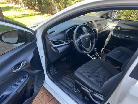 TOYOTA Yaris Hatch 1.3 16V 4P FLEX XL PLUS TECH MULTIDRIVE AUTOM�TICO CVT, Foto 9