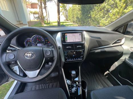 TOYOTA Yaris Hatch 1.3 16V 4P FLEX XL PLUS TECH MULTIDRIVE AUTOM�TICO CVT, Foto 11