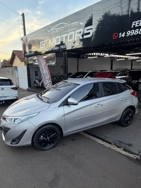 TOYOTA Yaris Hatch 1.3 16V 4P FLEX XL, Foto 2