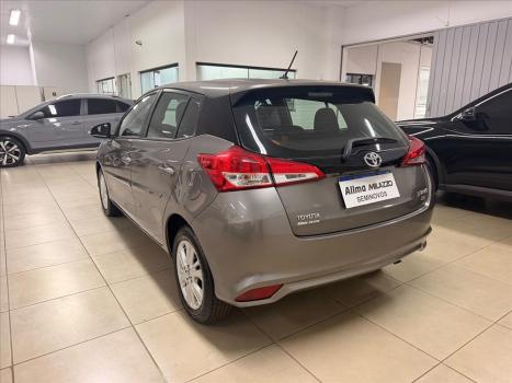TOYOTA Yaris Hatch 1.3 16V 4P FLEX XL PLUS TECH MULTIDRIVE AUTOM�TICO CVT, Foto 9