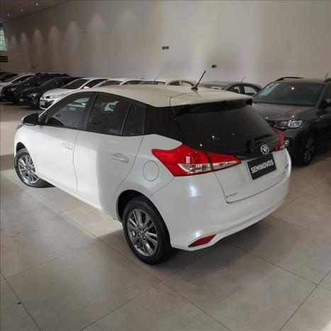 TOYOTA Yaris Hatch 1.3 16V 4P FLEX XL MULTIDRIVE AUTOMÁTICO CVT, Foto 4