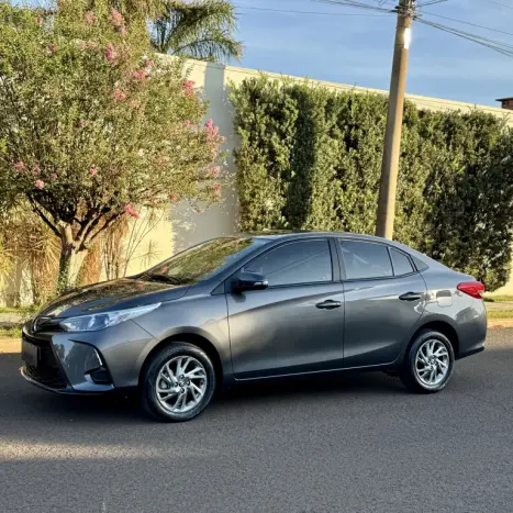 TOYOTA Yaris Sedan 1.5 16V 4P FLEX XS MULTIDRIVE AUTOMTICO CVT, Foto 3