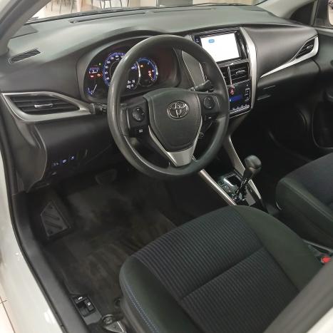 TOYOTA Yaris Sedan 1.5 16V 4P FLEX XL MULTIDRIVE AUTOM�TICO CVT, Foto 5