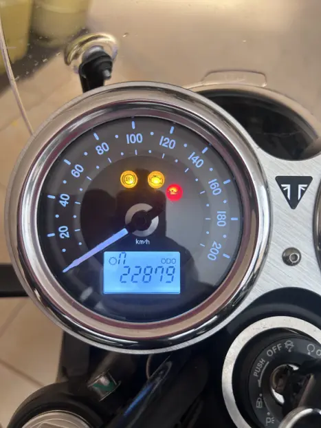 TRIUMPH Bonneville T100 900 , Foto 5