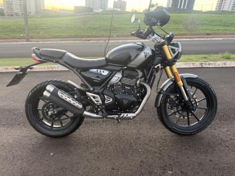 TRIUMPH Scrambler 400X , Foto 1