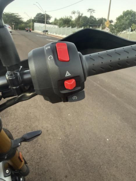TRIUMPH Scrambler 400X , Foto 3