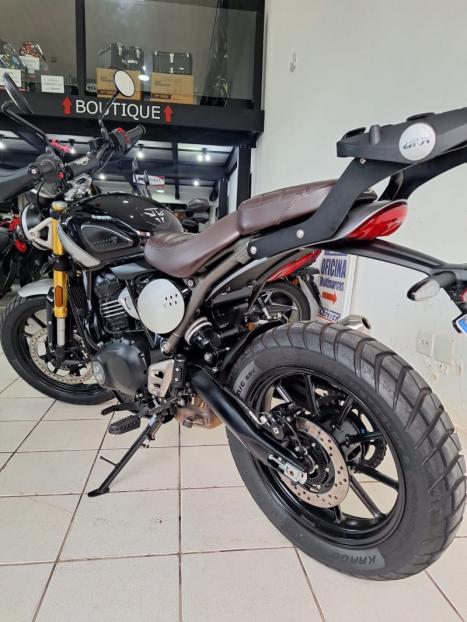 TRIUMPH Scrambler 400X , Foto 15