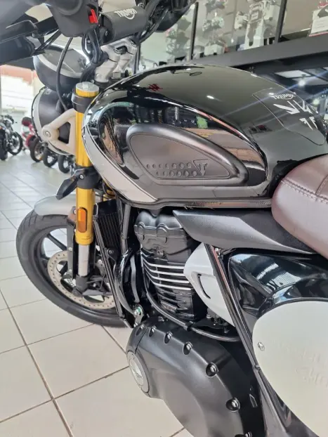 TRIUMPH Scrambler 400X , Foto 16