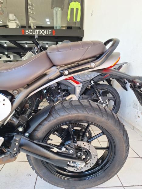 TRIUMPH Scrambler 400X , Foto 14
