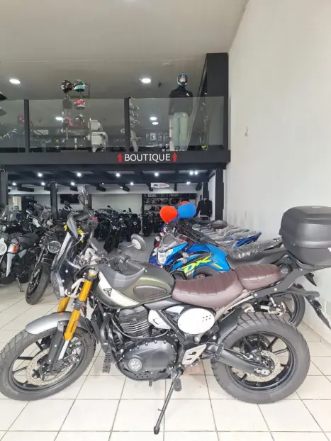 TRIUMPH Scrambler 400X , Foto 2