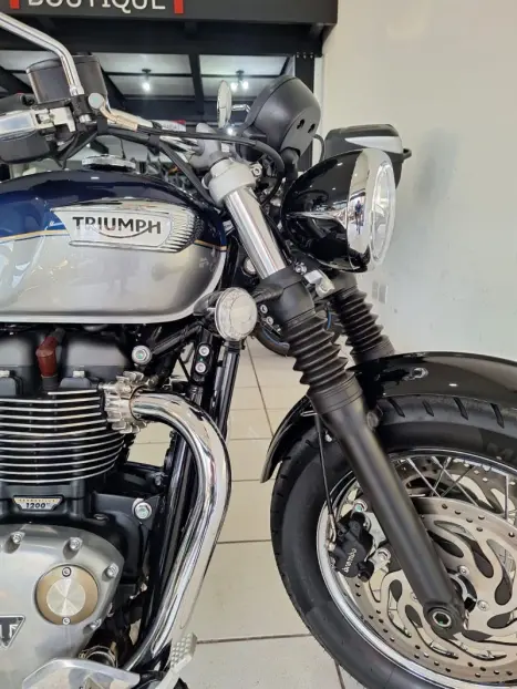 TRIUMPH Speed Twin 1200 , Foto 11