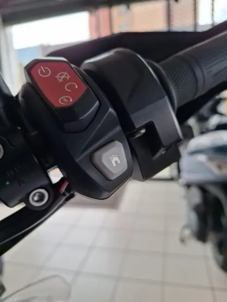 TRIUMPH Tiger 1200 XCX, Foto 15