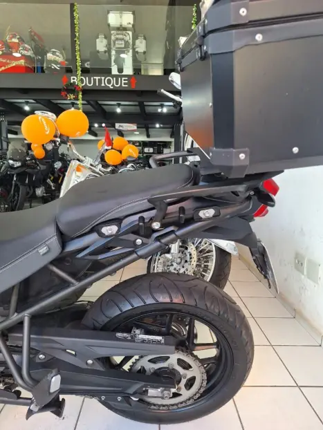 TRIUMPH Tiger 800 XRX, Foto 11