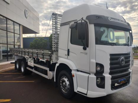 VOLKSWAGEN 24-280 CONSTELLATION 6x2, Foto 2