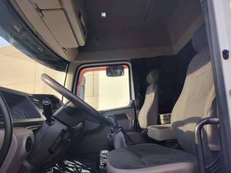 VOLKSWAGEN 24-280 CONSTELLATION 6x2, Foto 5