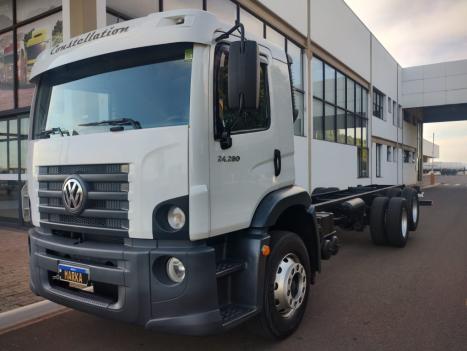 VOLKSWAGEN 24-280 CONSTELLATION 6x2, Foto 1