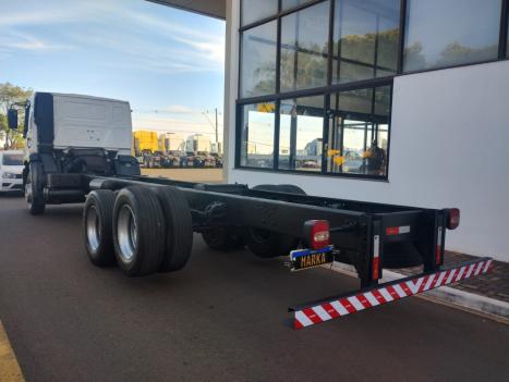 VOLKSWAGEN 24-280 CONSTELLATION 6x2, Foto 3