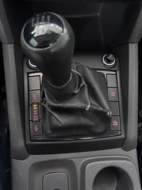 VOLKSWAGEN Amarok 2.0 16V 4X4 CABINE SIMPLES TURBO INTERCOOLER, Foto 12 VOLKSWAGEN Amarok 2.0 16V 4X4 CABINE SIMPLES TURBO INTERCOOLER, Foto 12