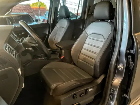 VOLKSWAGEN Amarok 3.0 V6 CABINE DUPLA HIGHLINE 4X4 TURBO INTERCOOLER AUTOMTICO, Foto 10