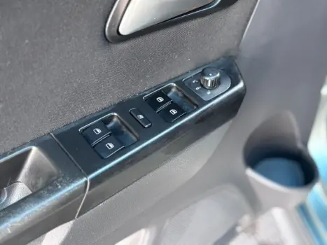 VOLKSWAGEN Fox 1.6 4P TREND FLEX, Foto 8