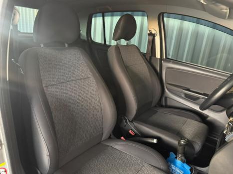 VOLKSWAGEN Fox 1.6 4P, Foto 5