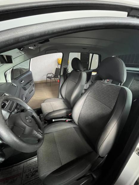 VOLKSWAGEN Fox 1.6 4P TREND FLEX, Foto 10