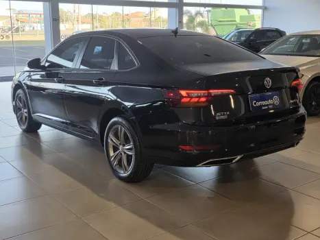 VOLKSWAGEN Jetta 1.4 4P 250 TSI R-LINE AUTOMÁTICO, Foto 5 VOLKSWAGEN Jetta 1.4 4P 250 TSI R-LINE AUTOMÁTICO, Foto 5
