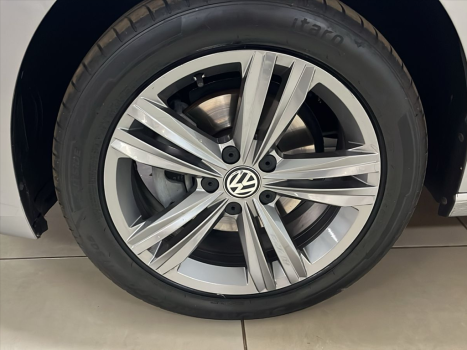 VOLKSWAGEN Jetta 1.4 4P 250 TSI R-LINE AUTOMTICO, Foto 8