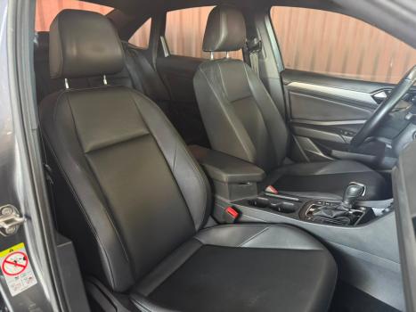 VOLKSWAGEN Jetta 1.4 4P 250 TSI R-LINE AUTOM�TICO, Foto 6
