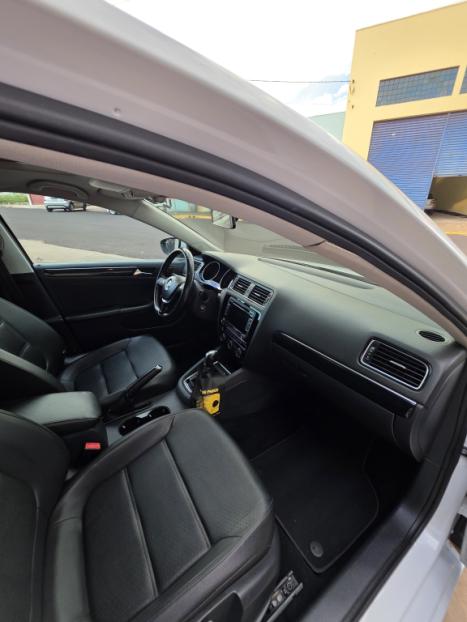 VOLKSWAGEN Jetta 2.0 4P TSI HIGHLINE 211 CV AUTOM�TICO, Foto 3