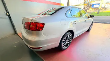 VOLKSWAGEN Jetta 2.0 4P COMFORTLINE TIPTRONIC AUTOM�TICO, Foto 5