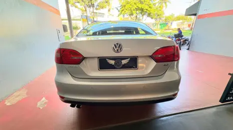VOLKSWAGEN Jetta 2.0 4P COMFORTLINE TIPTRONIC AUTOM�TICO, Foto 6