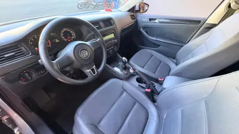 VOLKSWAGEN Jetta 2.0 4P COMFORTLINE TIPTRONIC AUTOM�TICO, Foto 12
