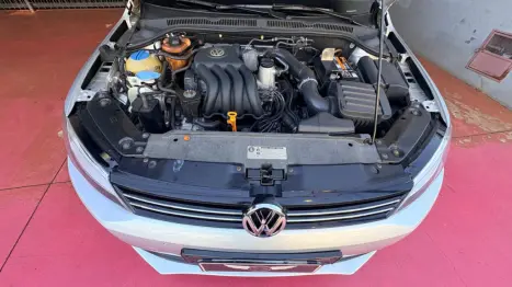 VOLKSWAGEN Jetta 2.0 4P COMFORTLINE TIPTRONIC AUTOM�TICO, Foto 16