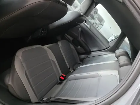 VOLKSWAGEN Nivus 1.0 4P FLEX 200 TSI HIGHLINE TURBO AUTOMTICO, Foto 11