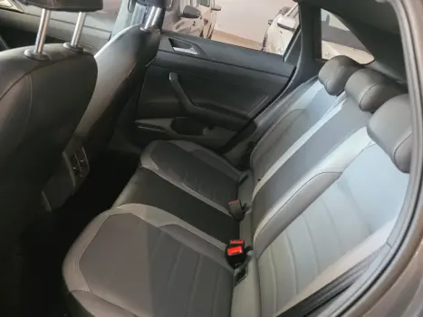 VOLKSWAGEN Nivus 1.0 4P FLEX 200 TSI HIGHLINE TURBO AUTOM�TICO, Foto 15