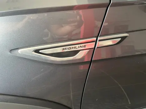 VOLKSWAGEN Nivus 1.0 4P FLEX 200 TSI HIGHLINE TURBO AUTOM�TICO, Foto 14