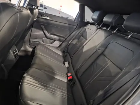 VOLKSWAGEN Nivus 1.0 4P FLEX 200 TSI HIGHLINE TURBO AUTOM�TICO, Foto 18