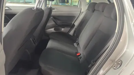 VOLKSWAGEN Polo Hatch 1.0 4P 170 TSI COMFORTLINE AUTOM�TICO, Foto 7