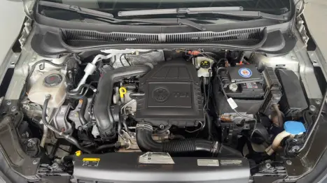 VOLKSWAGEN Polo Hatch 1.0 4P 170 TSI COMFORTLINE AUTOM�TICO, Foto 8