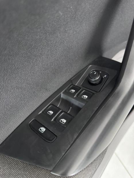 VOLKSWAGEN Polo Hatch 1.0 12V 4P 200 TSI  COMFORTLINE AUTOM�TICO, Foto 15