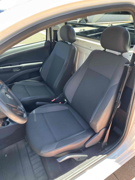 VOLKSWAGEN Saveiro 1.6 G7 CABINE SIMPLES ROBUST FLEX, Foto 11